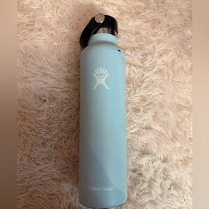 💕 Hydro Flask Light Blue Water Bottle